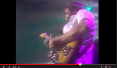 Gitar yang dipakai oleh Jenner. @musicradar