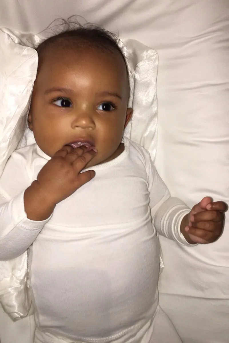 Wajah ganteng Saint West © Instagram.com/kimkardashian