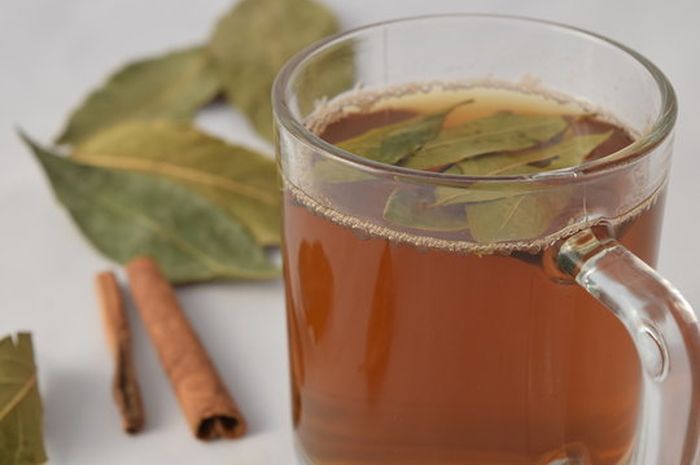 Bay Leaf Infusion (Source:firsforwomen.com)