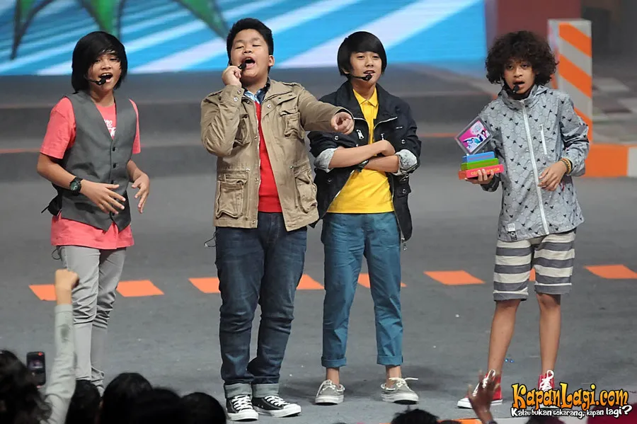 Aksi Coboy Junior di atas Panggung