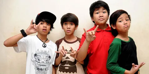 Bastian dulu adalah sosok terkecil jika dibandingkan dengan ketiga temannya © KapanLagi.com