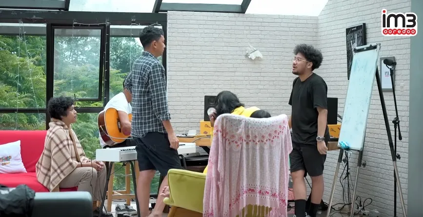 (c) Youtube/IM3 Ooredoo 