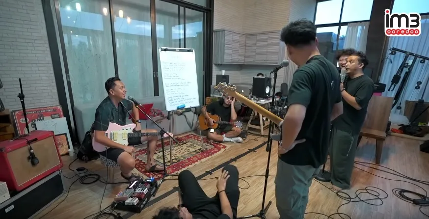 (c) Youtube/IM3 Ooredoo 