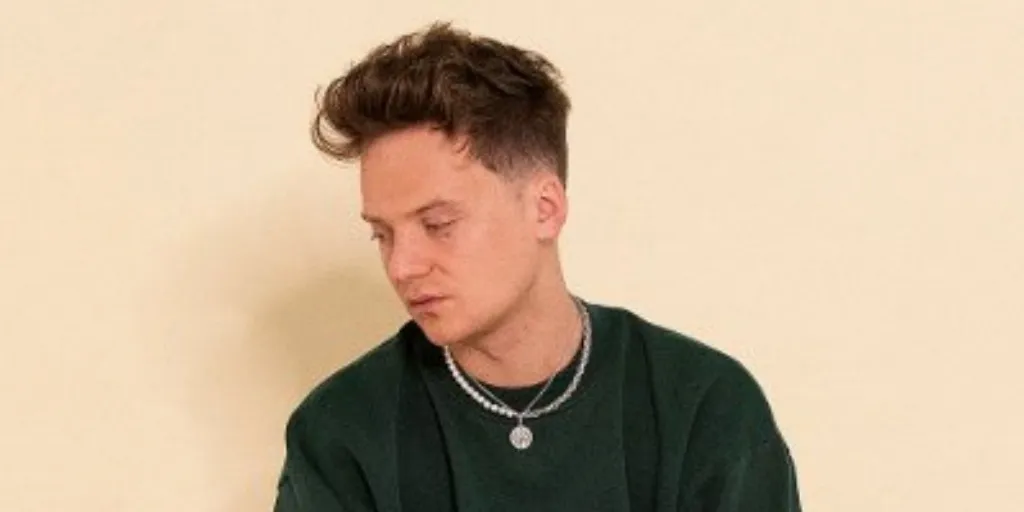 Conor Maynard - Hate How Much I Love You