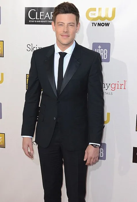 Cory Monteith @ dailymail.co.uk