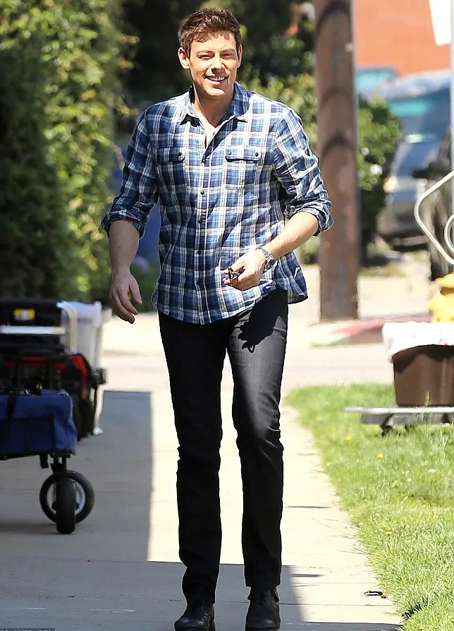 Cory Monteith @ dailymail.co.uk