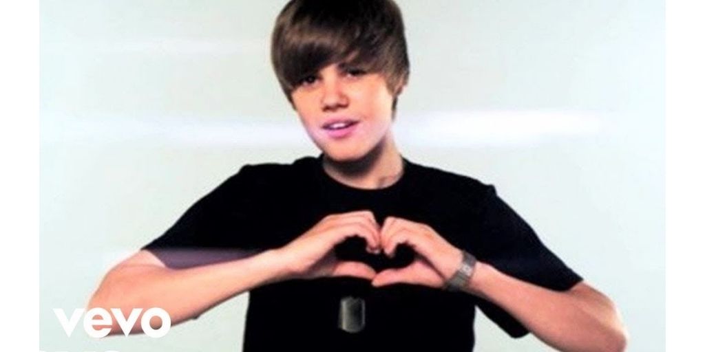 Justin Bieber - Love Me (Terjemahan)