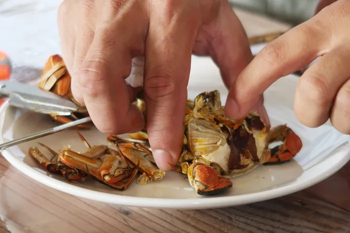Cara makan kepiting agar dapat daging yang maksimal KapanLagi.com/Boo