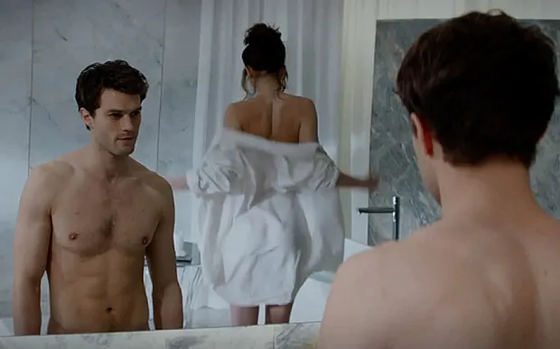 Salah satu adegan di FIFTY SHADES OF GREY © Universal Pictures