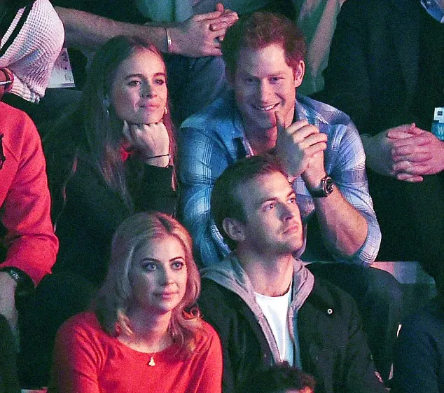 Cressida Bonas ungkap rasanya berpacaran dengan Pangeran Harry © via dailymail.co.uk