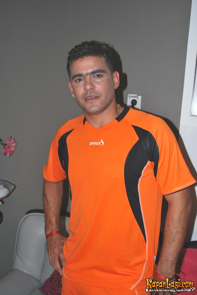 Cristian Gonzales.