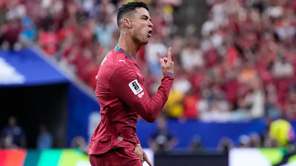 Pemain Portugal Cristiano Ronaldo merayakan gol dalam laga Grup K Piala Dunia 2026 antara Portugal vs Uzbekistan di Houston, Selasa, 23 Juni 2026. (AP Photo/Ashley Landis)