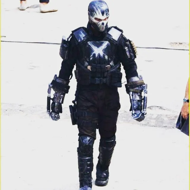 Foto Crossbones di lokasi syuting yang di-share oleh pemerannya © instagram.com/frankgrillo1