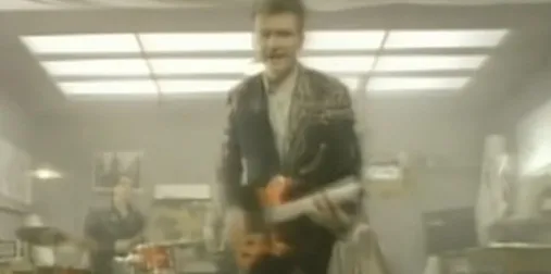 Crowded House - Don't Dream It's Over dan Terjemahan