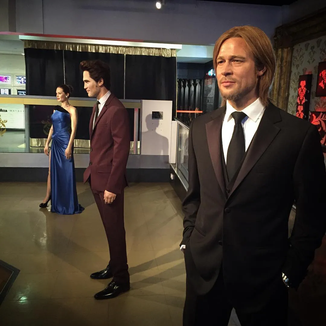 Patung lilin Angelina Jolie dan Brad Pitt dipisahkan © Twitter.com/Madame Tussauds