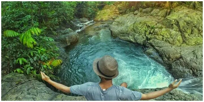 Salah satu tempat wisata yang rekomendasi di Kota Hujan ini ialah Curug Putri Kencana. 
