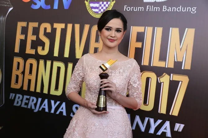 Cut Meyriska merasa kangen dengan suasana puasa di kampung halamannya Aceh © KapanLagi.com/Agus Apriyanto