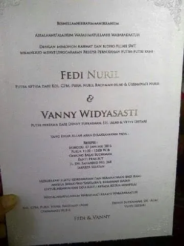 Undangan pernikahan Fedi Nuril dan Vanny Widyasasti. ©twitter @firda_rosita