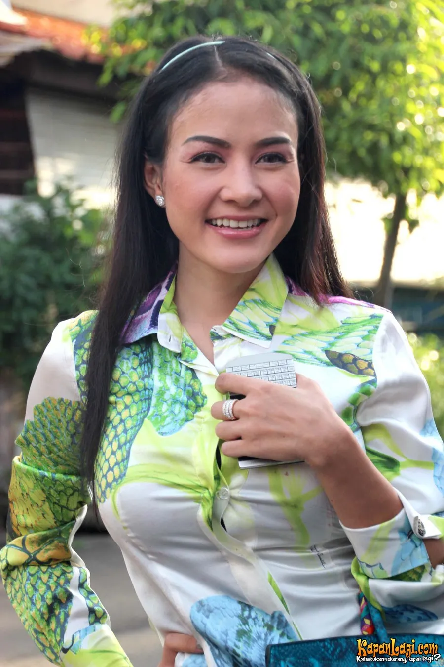 Cynthiara Alona menjalani pengobatan kista di Singapura