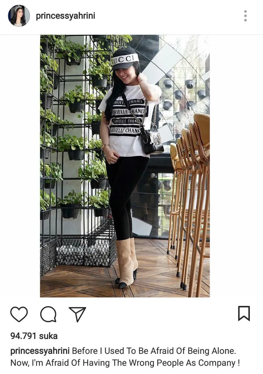 Postingan instagram Syahrini kemarin, Selasa (26/09/2017) dengan baju yang sama dengan yang dipakai di hari pemeriksaan. 姆nstagram.com/princessyahrini