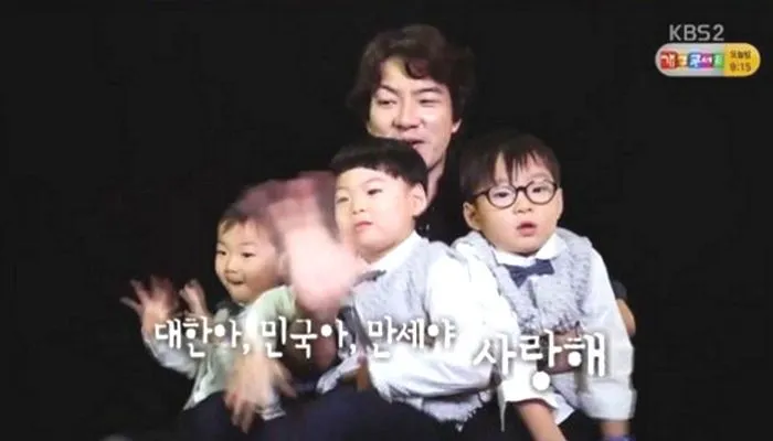 Song Il Kook, Daehan, Minguk, dan Manse ucapkan perpisahan dalam preview episode mendatang The Return Of The Superman. ©soompi.com