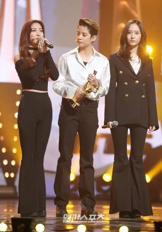 Selamat kepada para juara Golden Disk Awards 2016 hari kedua. © credit as tagged