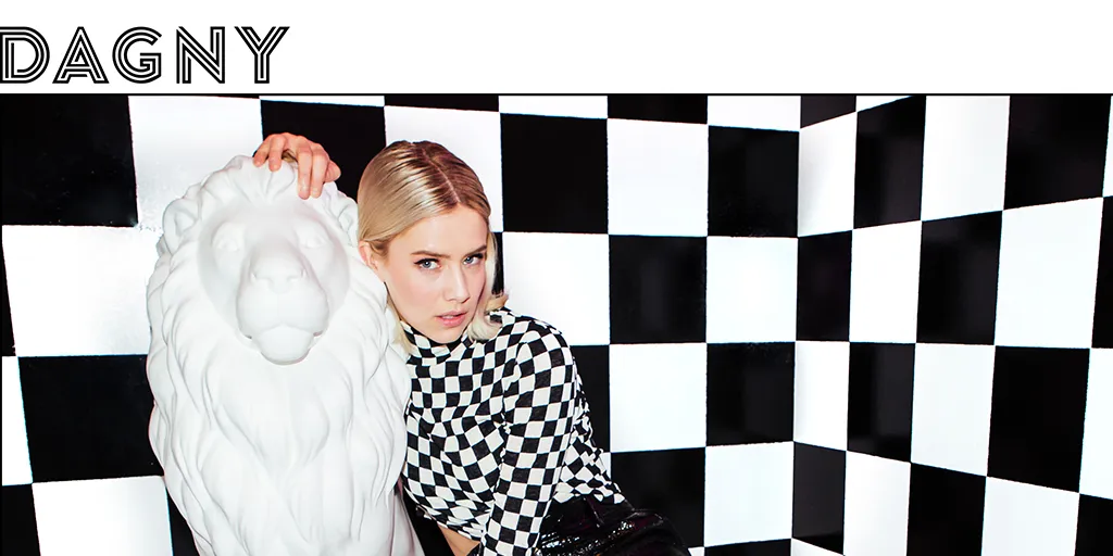 Dagny - Somebody (Terjemahan)