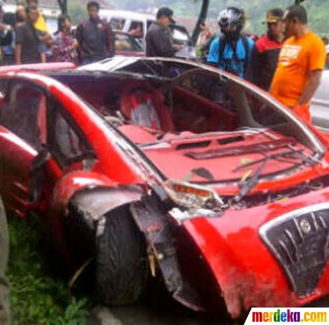 Ferrari Dahlan Iskan Saat Kecelakaan