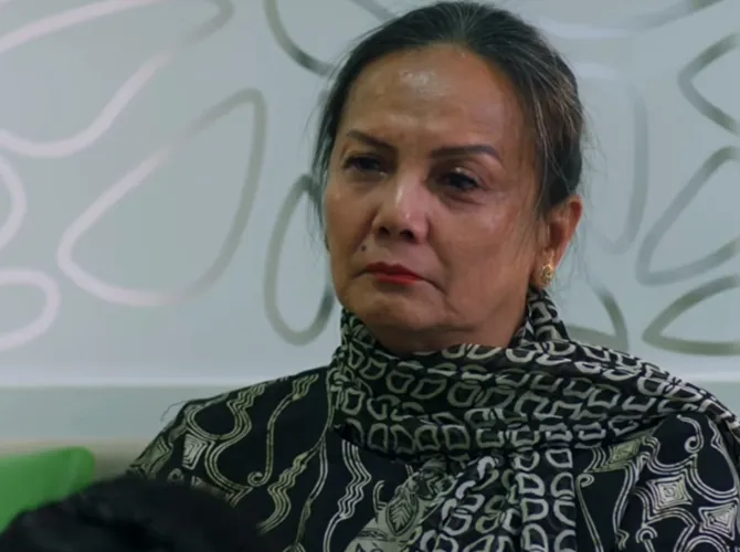 Christine Hakim berperan sebagai Eyang Uti. (Courtesy of Screenplay Films)