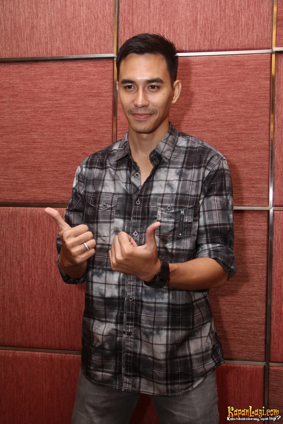 Donna menceritakan beberapa kebiasaan buruk sang suami.