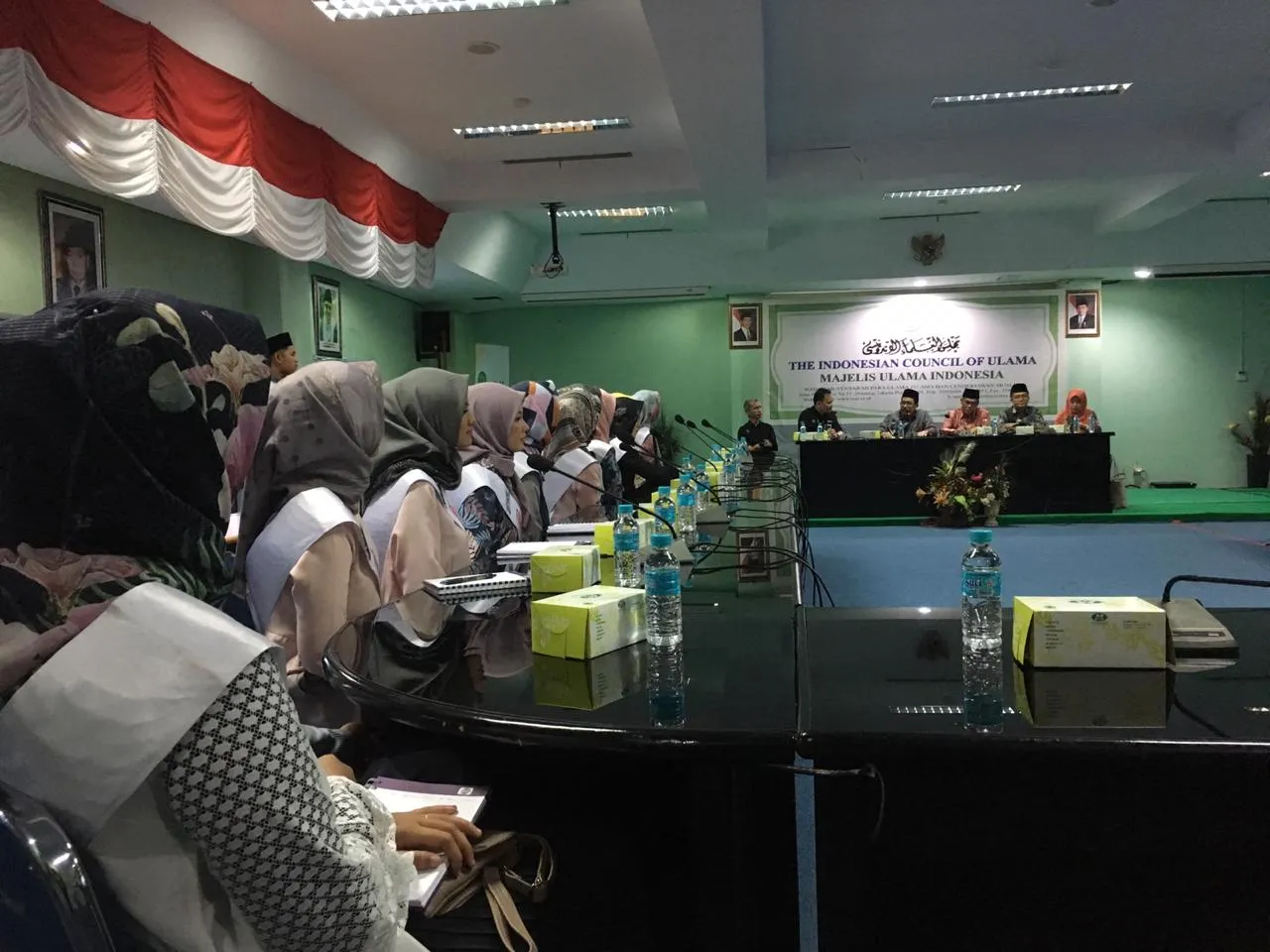 Finalis Puteri Muslimah Indonesia 2019 berkunjung ke Kantor Pusat MUI. (credit: Indosiar)