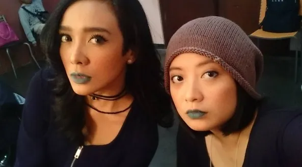Dea Ananda dan Leony kompak berbibir hijau, seru! ©instagram/leonyvh