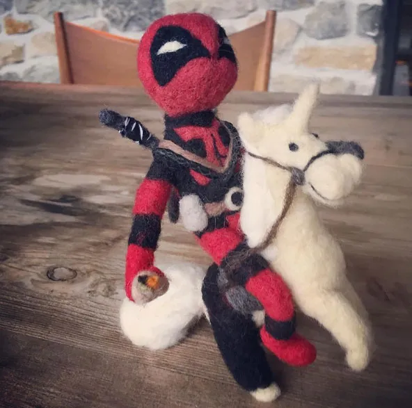 Mainan Deadpool mini, pemberian Blake Lively untuk Ryan Reynolds © Instagram.com/vancityreynolds