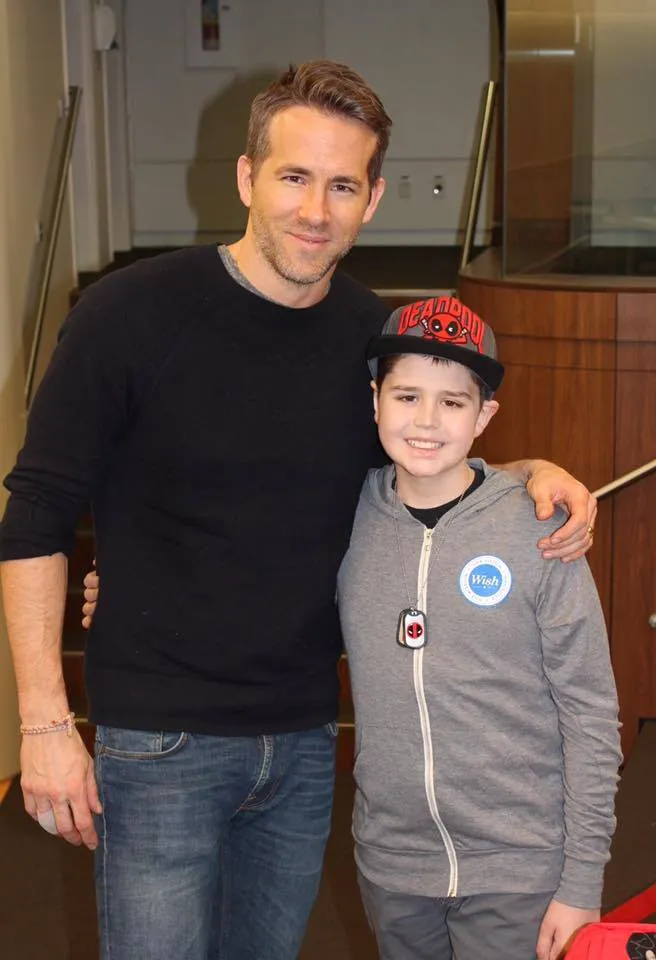 Ryan dan Connor yang menederita kanker © Ryan Reynolds FB