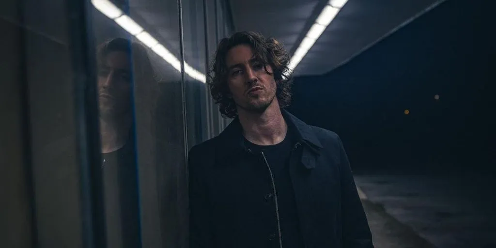 Dean Lewis - Waves dan Terjemahan
