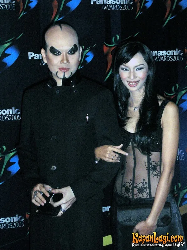 Deddy Corbuzier membantah adanya pihak ketiga dalam hubungannya dengan Kalina.