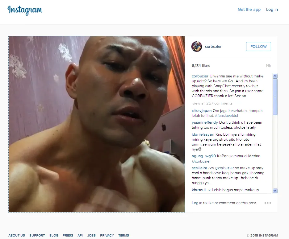 Tanpa make up, wajah Deddy Corbuzier jadi agak aneh ©Instagram.com/corbuzier/