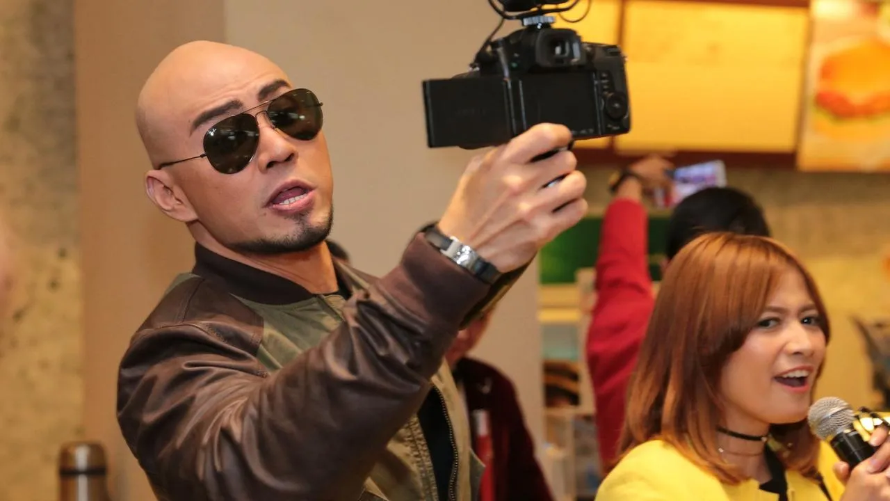 Deddy Corbuzier disebut tak setuju Chika Jessica bergabung dengan program acara lain. (Credit: via liputan6.com)