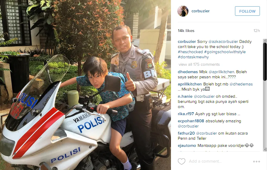 Azka dikawal polisi ke sekolah © Instagram/corbuzier