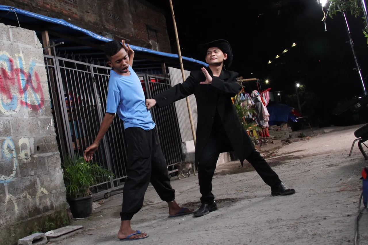 Mbah Mijan main sinetron dengan Dede Sunandar. ©KapanLagi.com®/Hendra Gunawan