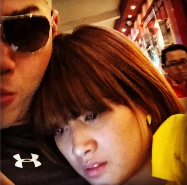 Chika Jessica Ketahuan bersandar mesra di dada Deddy Corbuzier © Instagram/Deddy Corbuzier