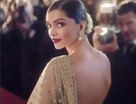 Deepika hapus tato atau editan photoshop? ©pinkvilla