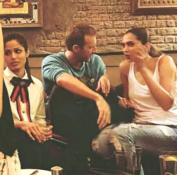 Chris Martin santai ngobrol bareng Deepika ©instagram/sikandarkher