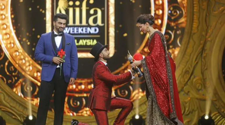 Ranveer Singh kabarnya akan bertunangan dengan Deepika Padukone pada Februari 2016 @indianexpress.com