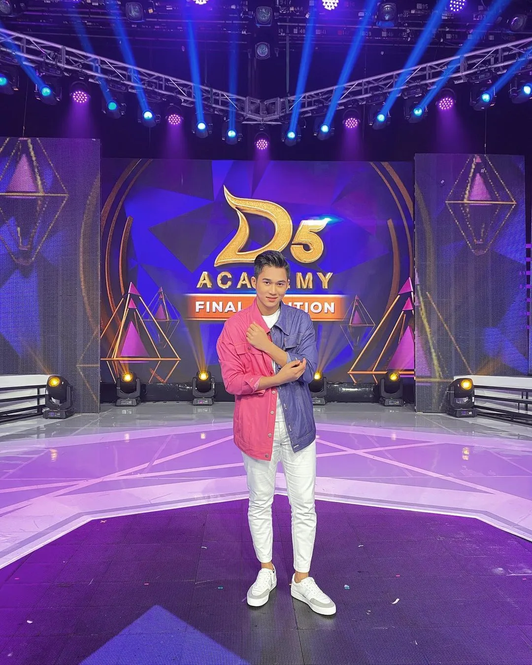 Defri Juliant jadi pedangdut yang aksinya curi perhatian di DA5 - Credit: instagram.com/defrijuliant