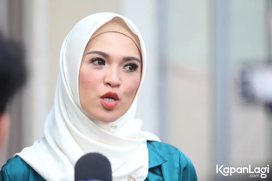 Delia ingatkan suami untuk berhati-hati/©KapanLagi.com®/Budy Santoso