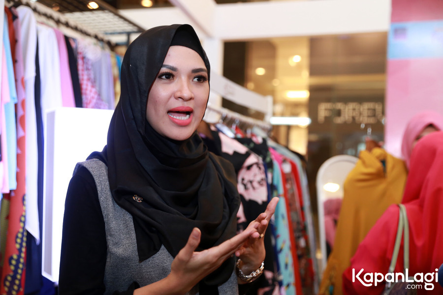 Delia kirimkan doa yang terbaik untuk Puput Melati/©KapanLagi.com®/M. Akrom Sukarya