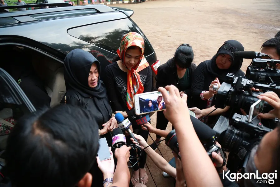 Harapan Julia Perez membangun rumah singgah bakal dilanjutkan keluarga dan sahabat. ©KapanLagi.com/Muhammad Akrom Sukarya