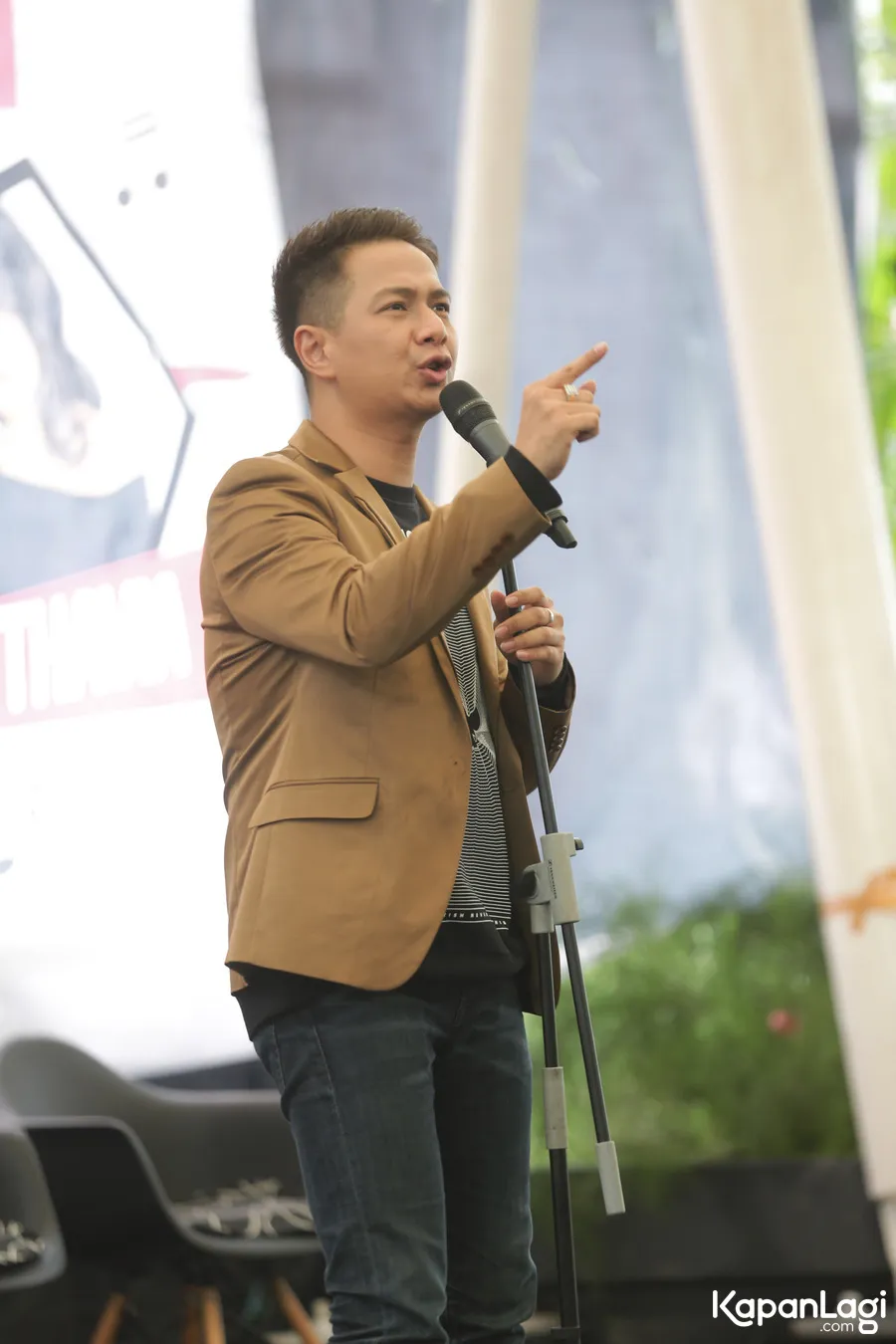 Delon akui SMS untuk semua idol © KapanLagi.com®/Budy Santoso
