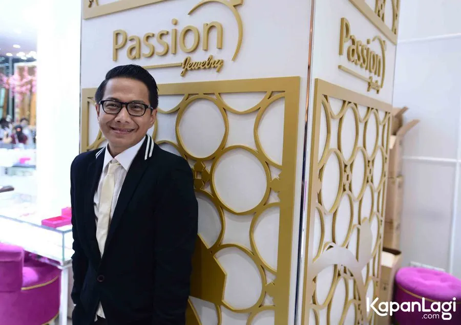 Delon kerap merumput bareng SFC untuk tanding melawan followers © KapanLagi.com®/Bayu Herdianto